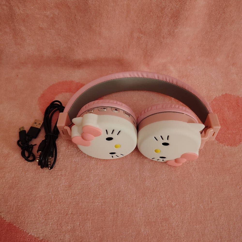 EXCLUSIVE - Hello Kitty x Miniso Pink Wireless Headphones - Picture 9 of 9